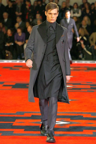 Look 8